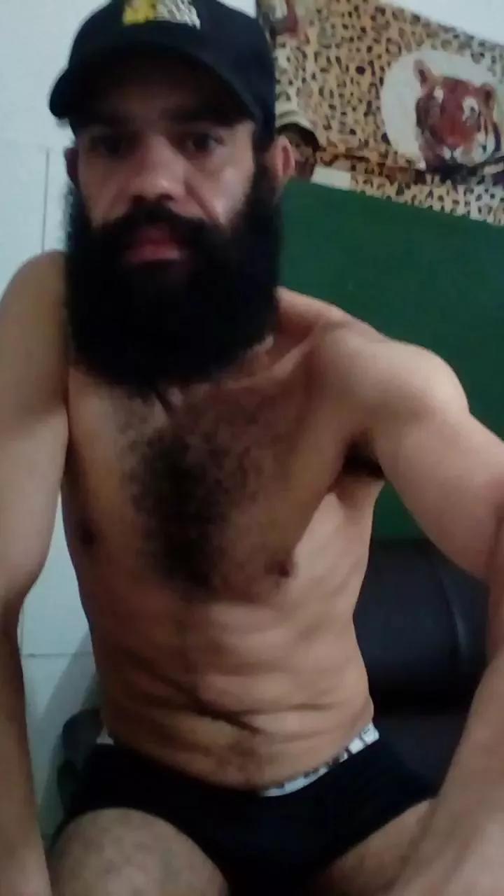 Pedrog24 on Cam4 
