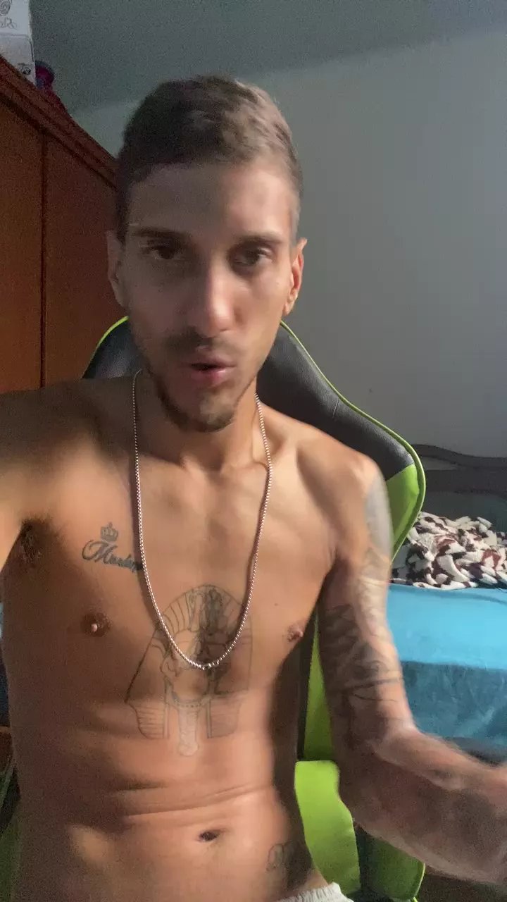 Offline Pvtdncam on Cam4