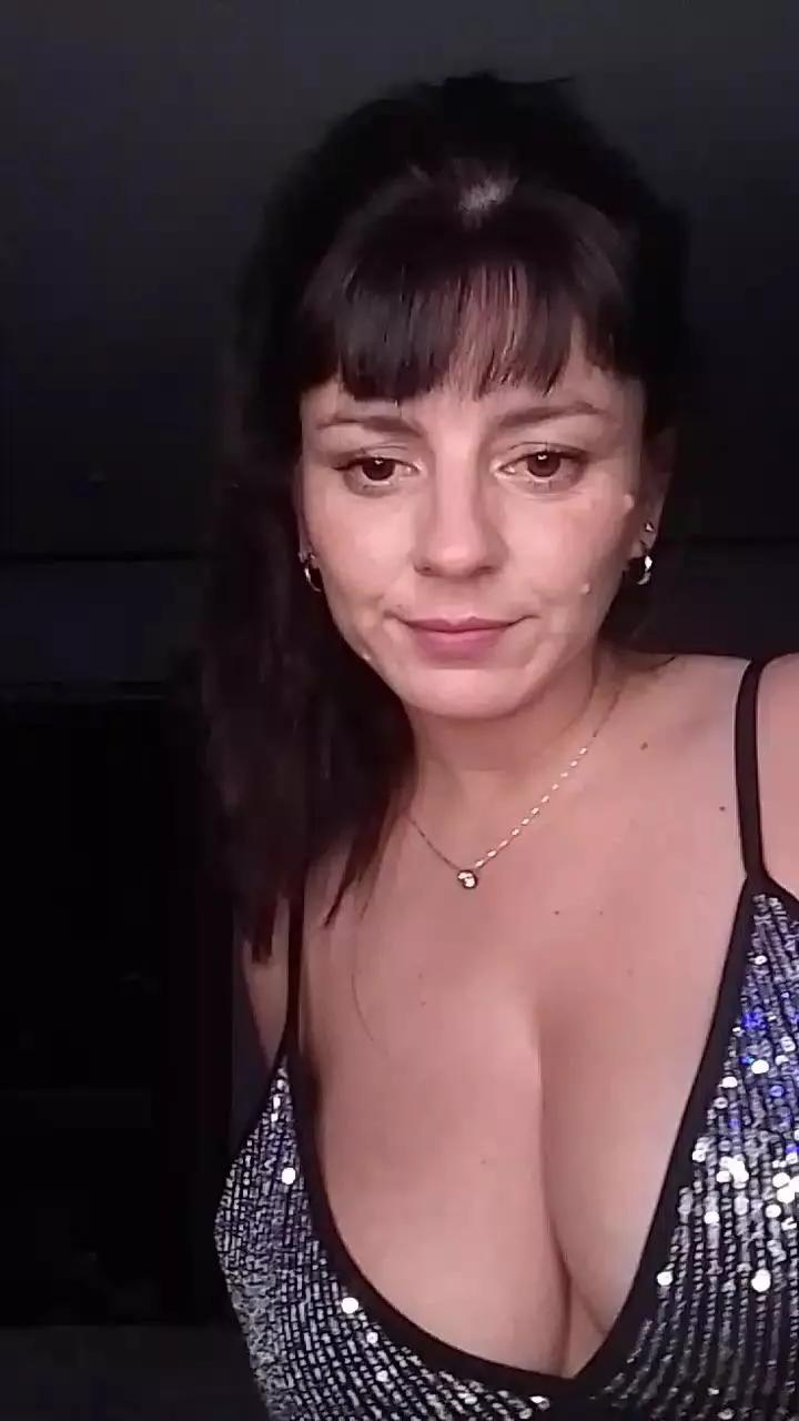 reinamomo2 on Cam4 