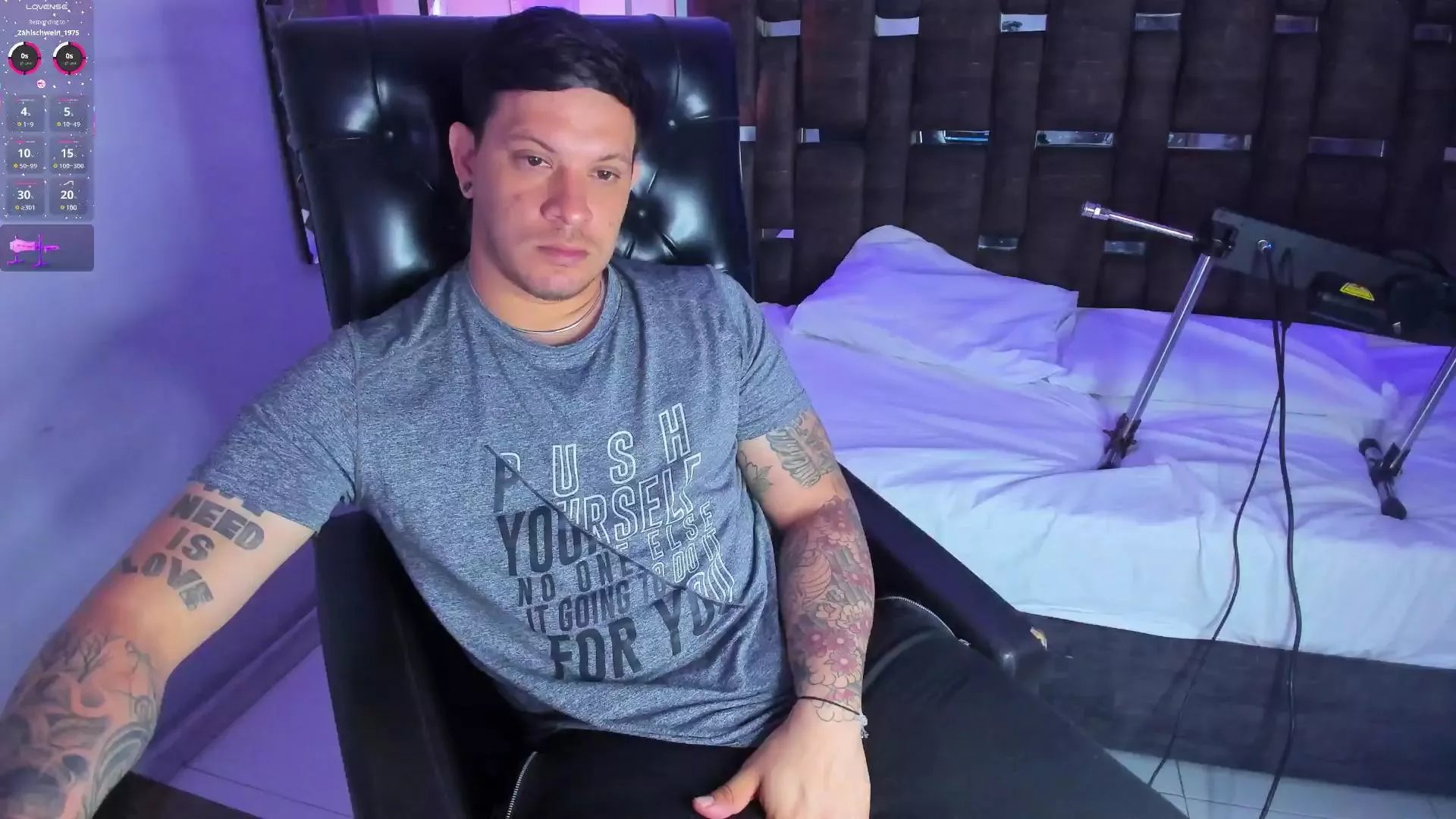 Offline Ryden_ on Cam4