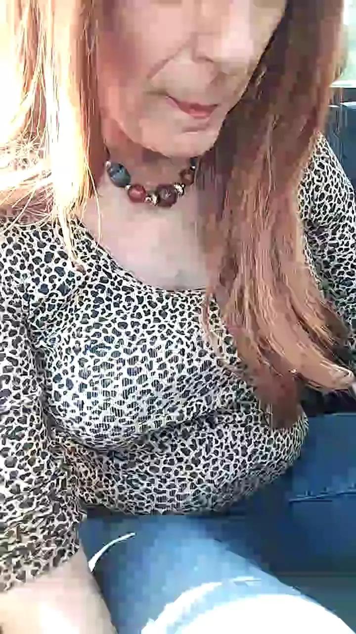Saabrinaahot on Cam4 
