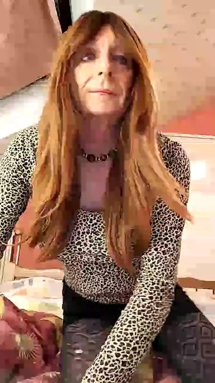 Saabrinaahot on Cam4 