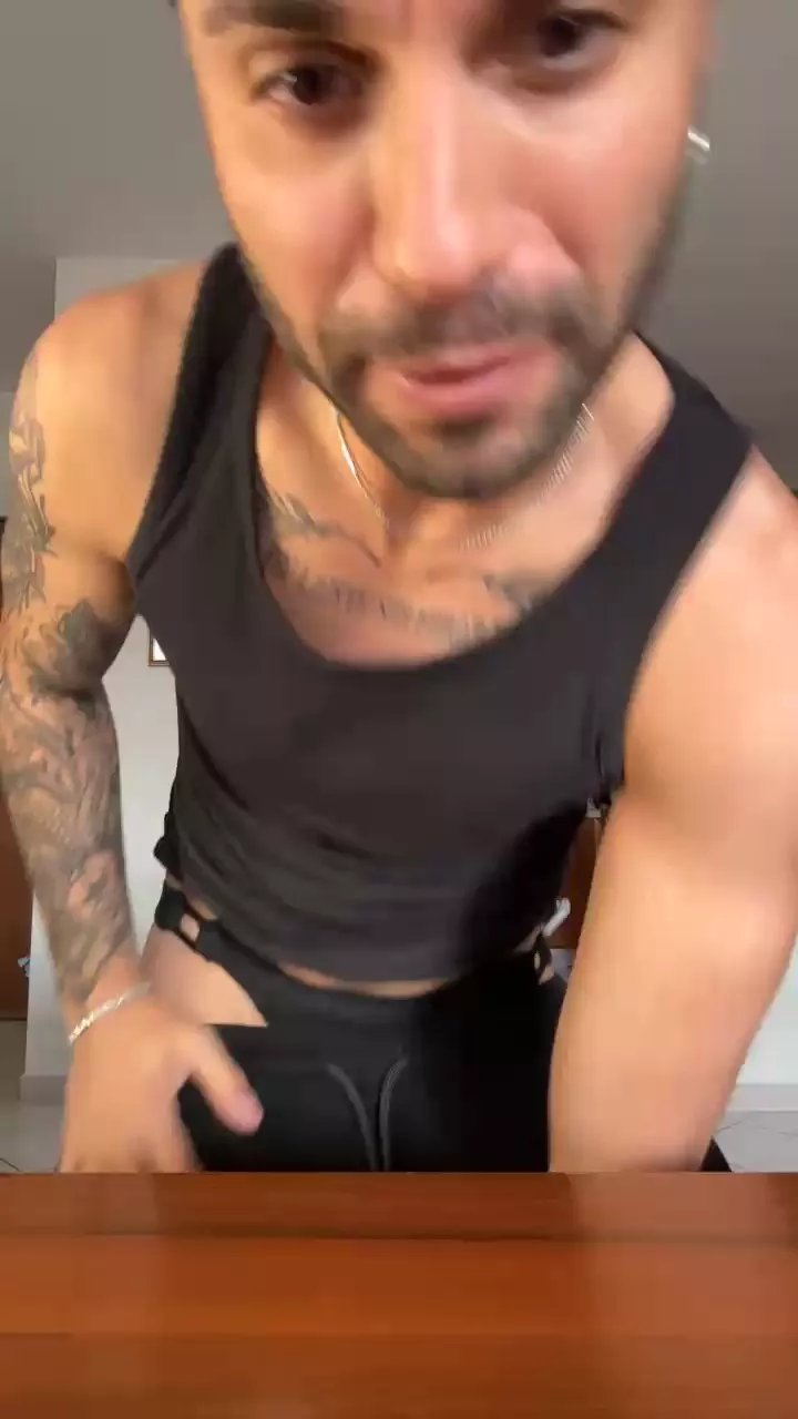 Offline Santos_94 on Cam4