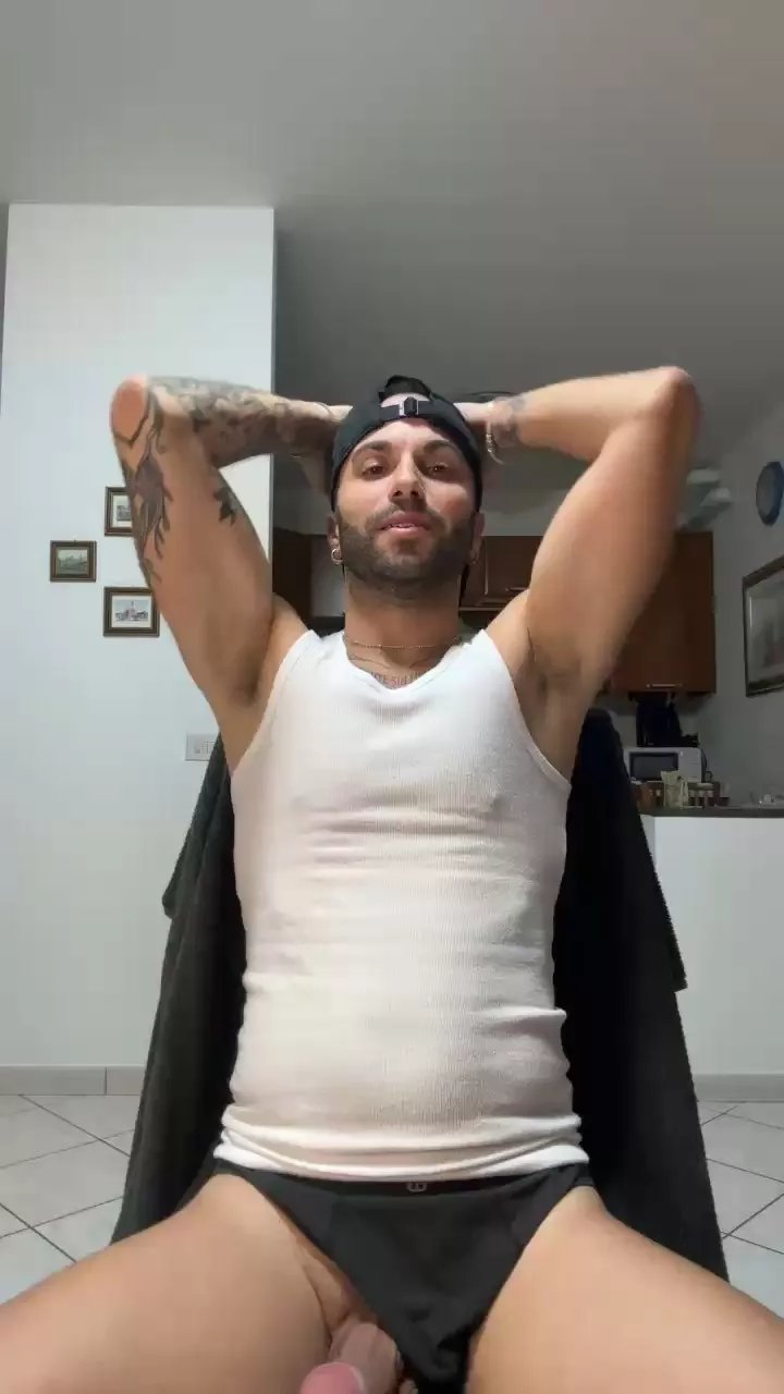 Offline Santos_94 on Cam4