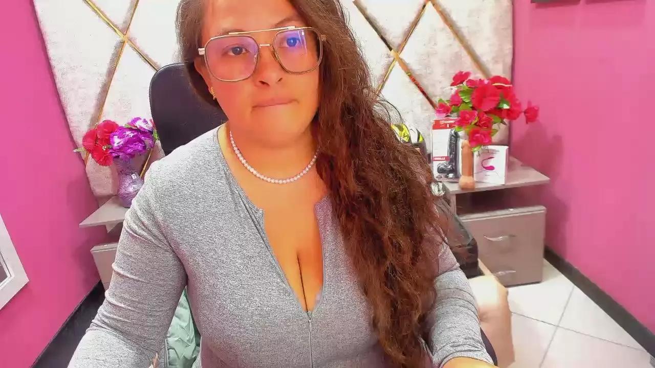 Sara_Thonson_ on Cam4 