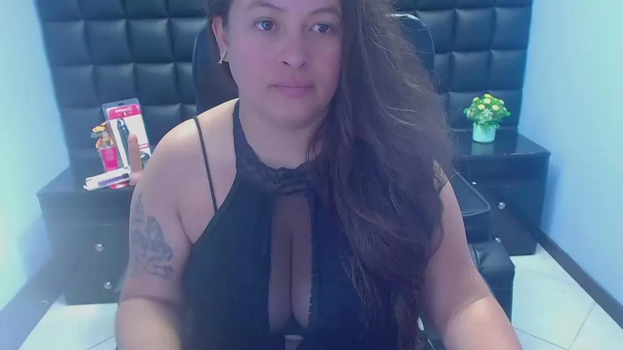 Sara_Thonson_ on Cam4 