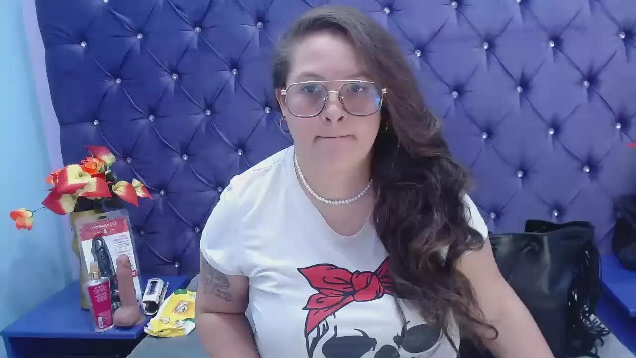 Sara_Thonson_ on Cam4 