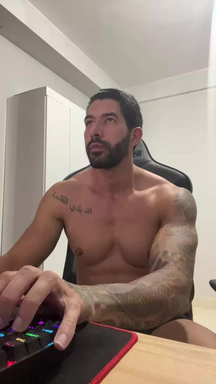 Saradoalto23 on Cam4 