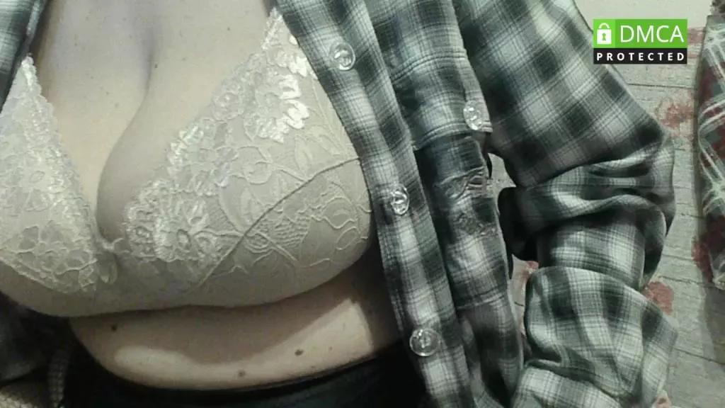 sexy_tettona on Cam4 