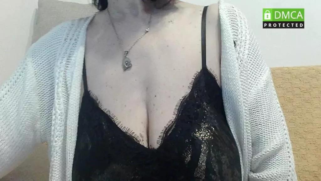 sexy_tettona on Cam4 