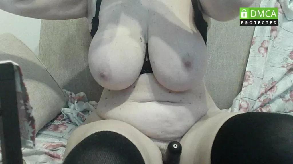 sexy_tettona on Cam4 