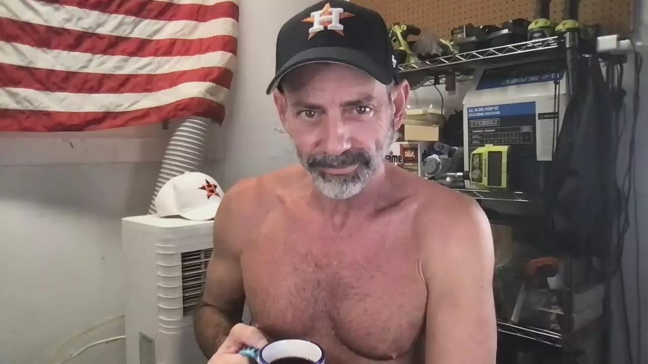 Silver_1k on Cam4 