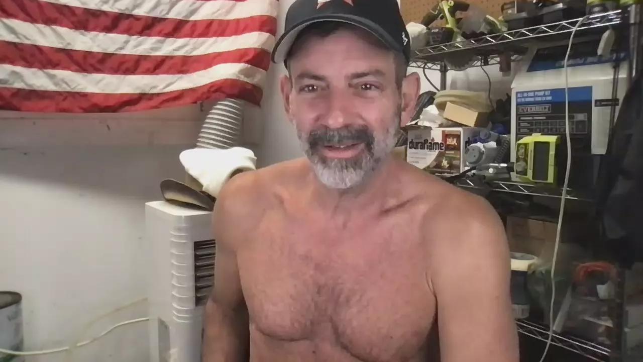 Silver_1k on Cam4 