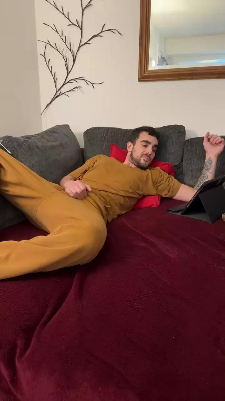 Smallboy69 on Cam4 