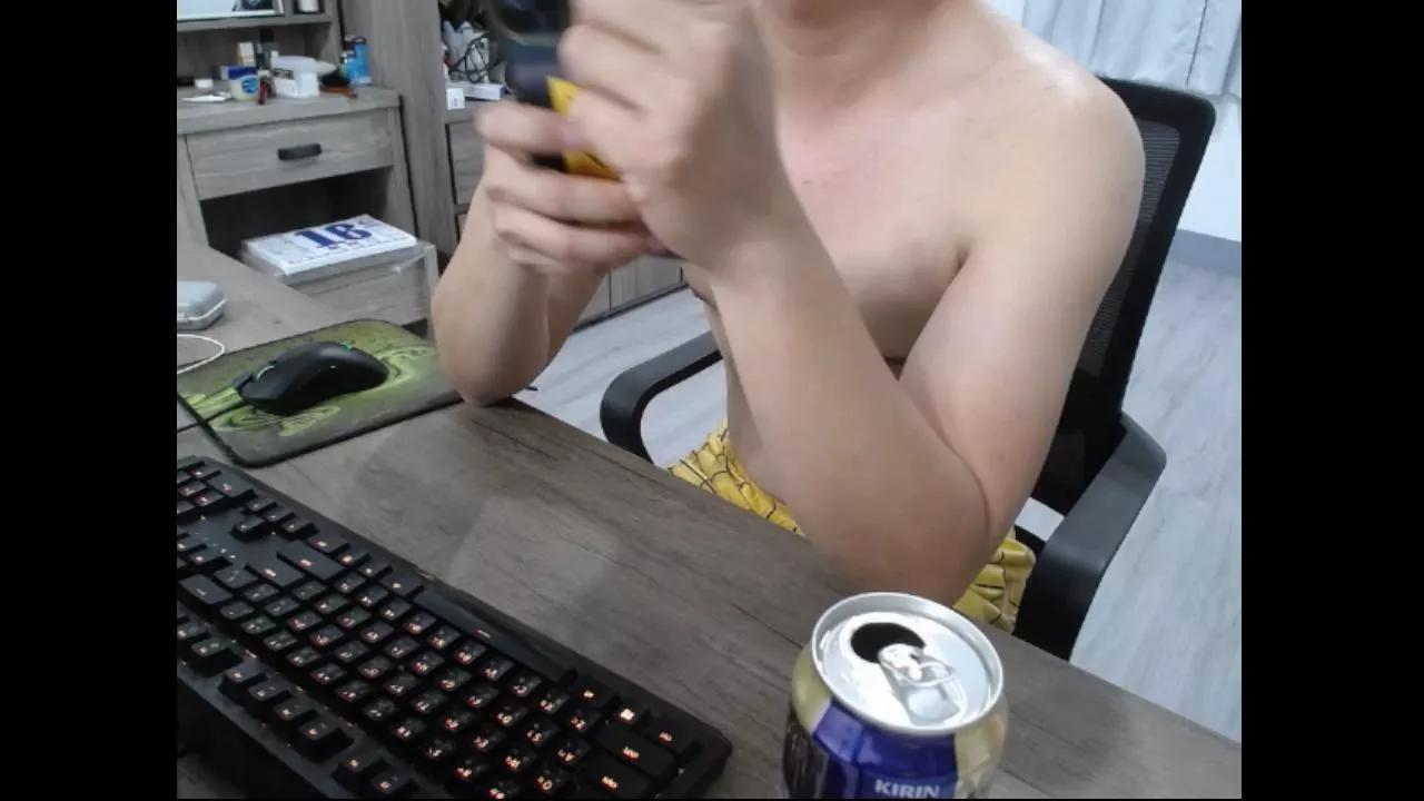 smallsmallwa on Cam4 