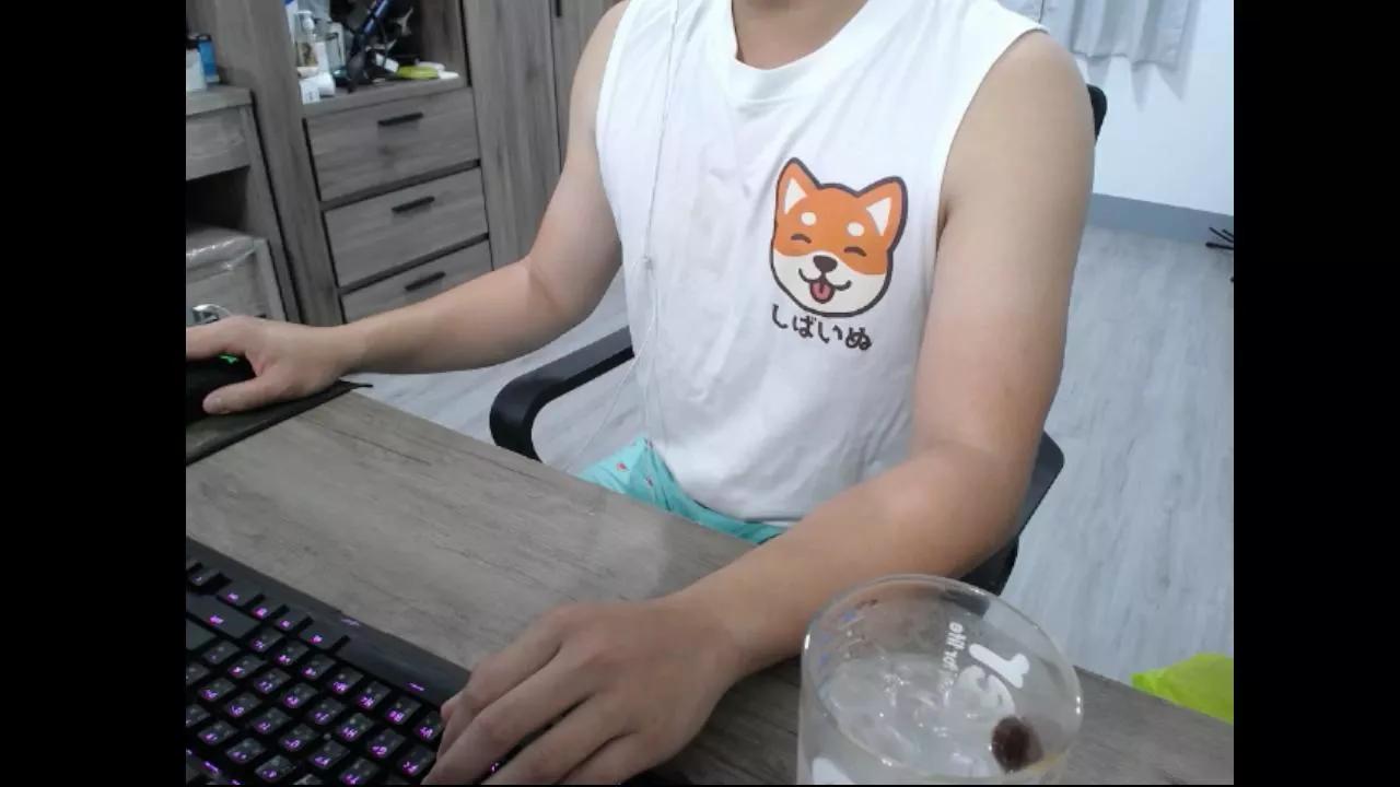 smallsmallwa on Cam4 