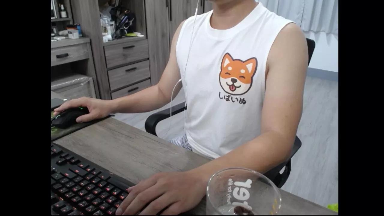 smallsmallwa on Cam4 