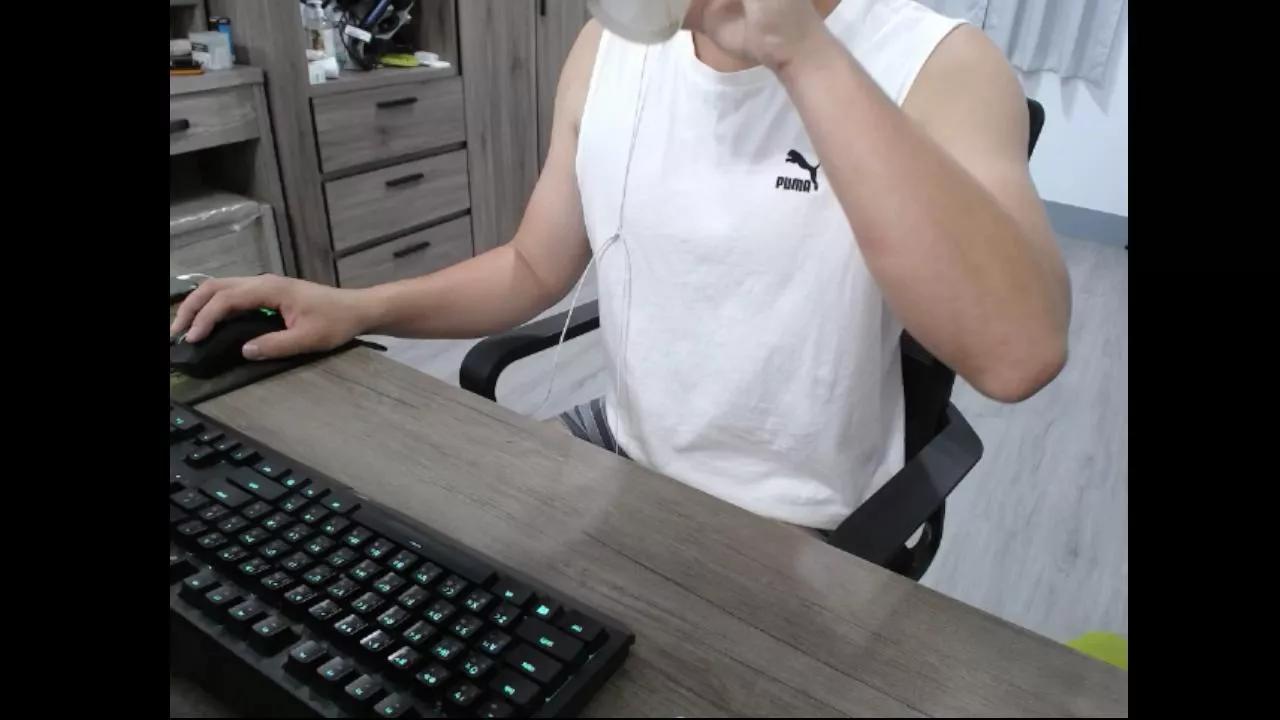 smallsmallwa on Cam4 