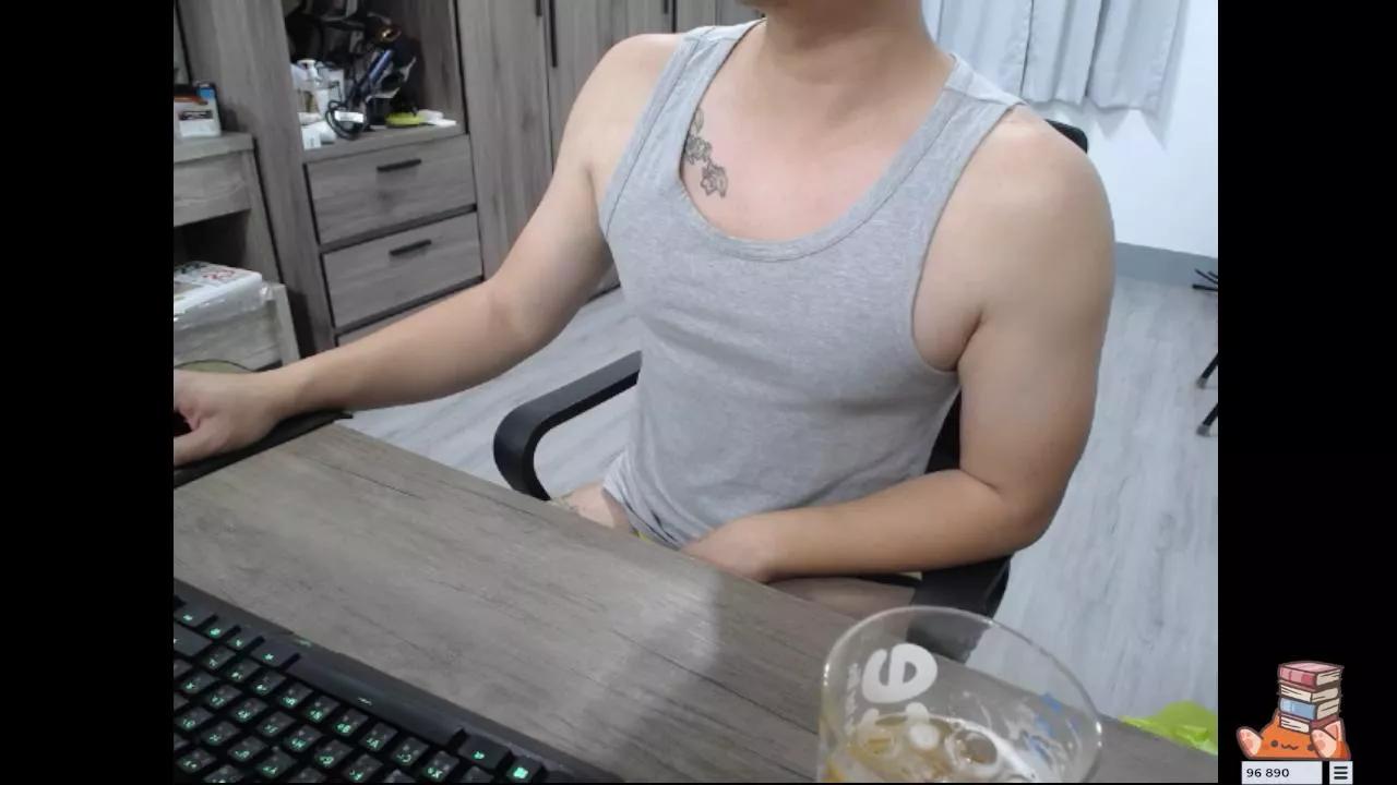 smallsmallwa on Cam4 