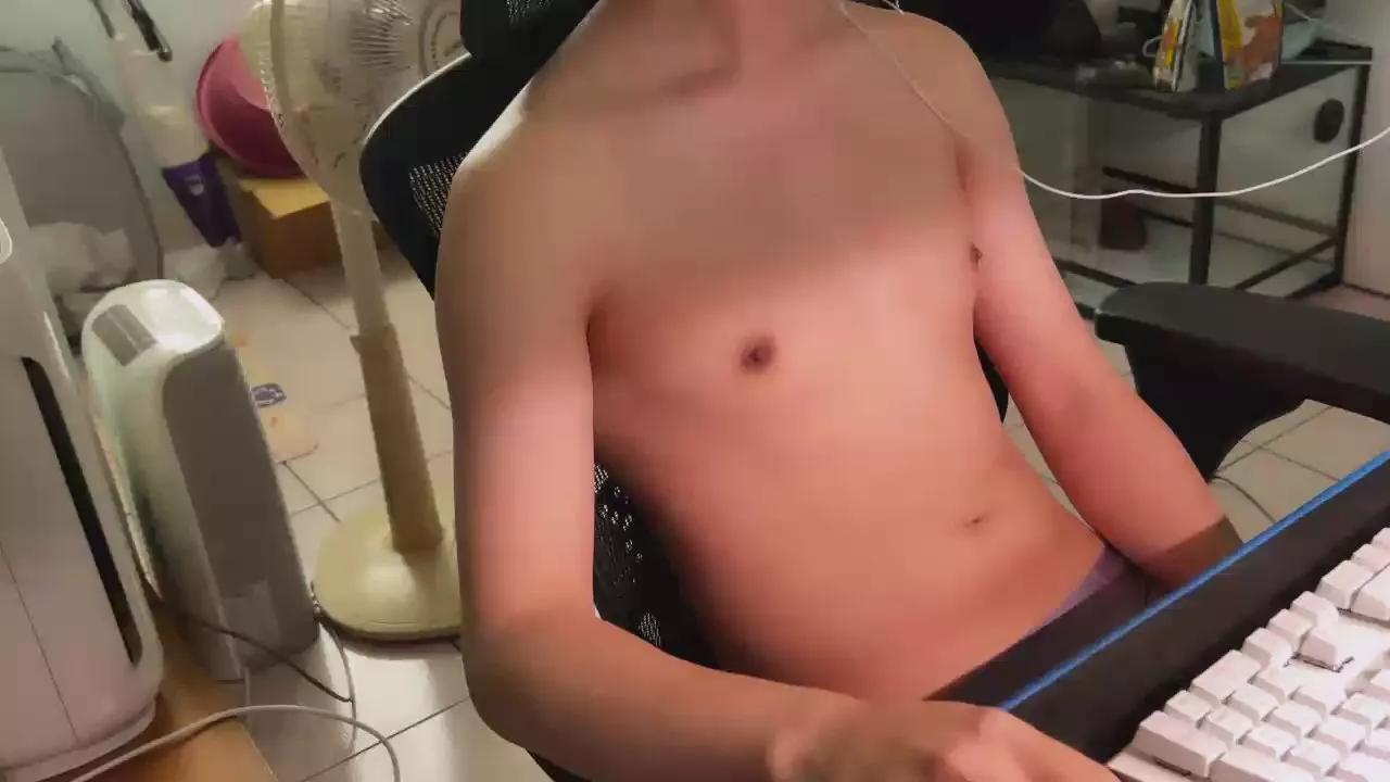 teddy1111 on Cam4 