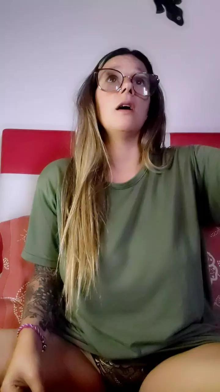 TheQueenMilf on Cam4 