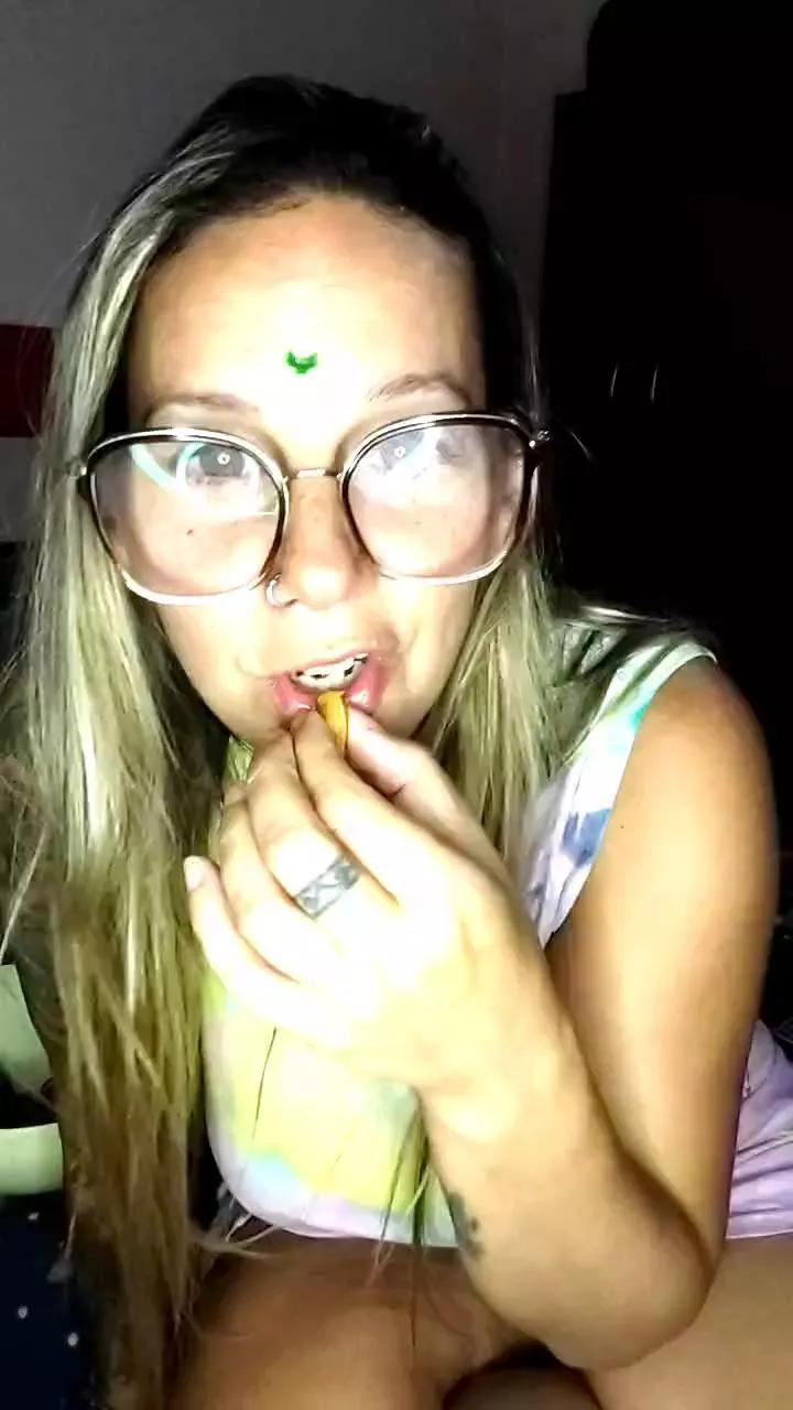 TheQueenMilf on Cam4 