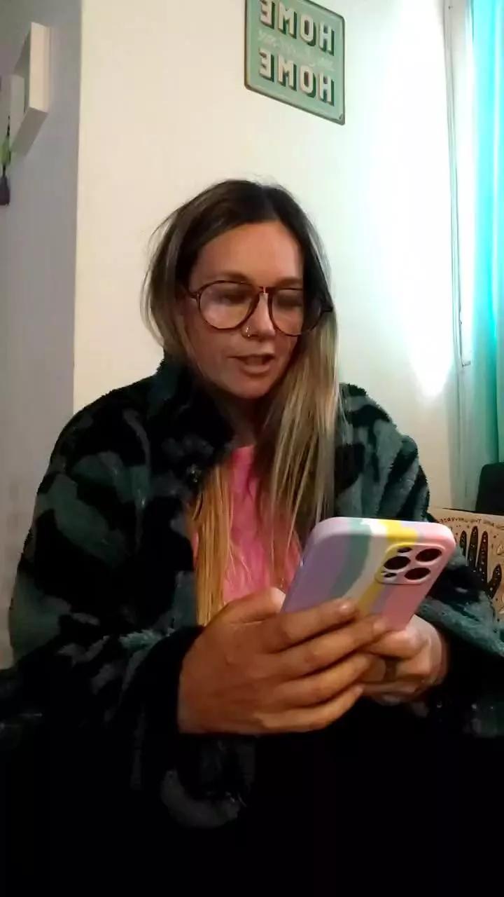 TheQueenMilf on Cam4 