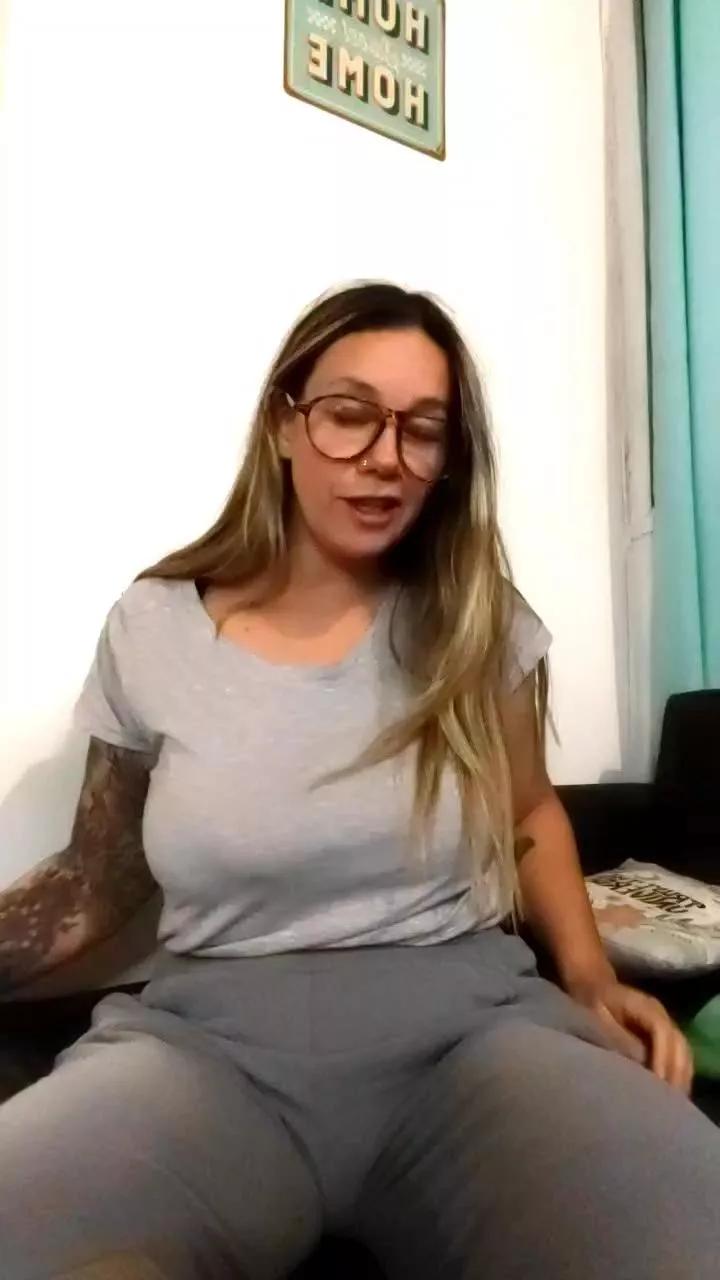 TheQueenMilf on Cam4 