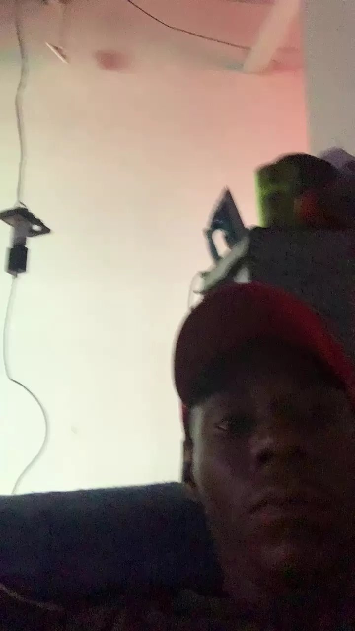 Offline Theus4561 on Cam4