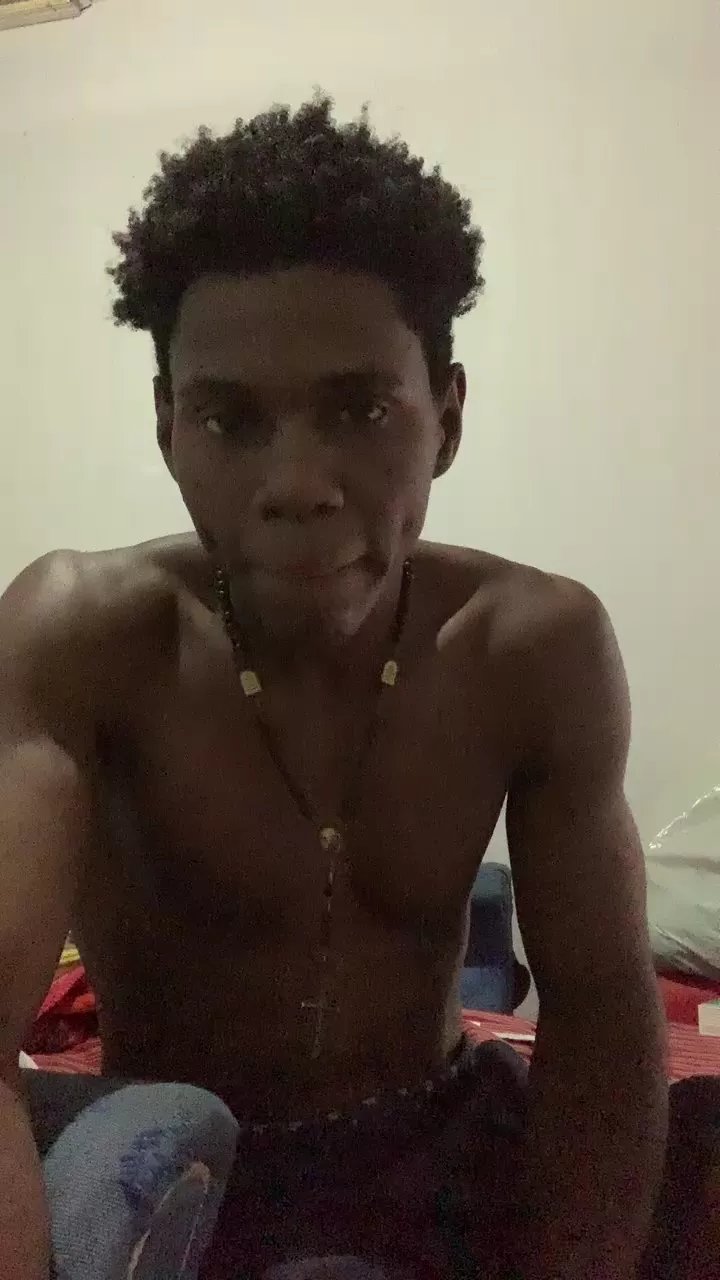 Offline Theus4561 on Cam4