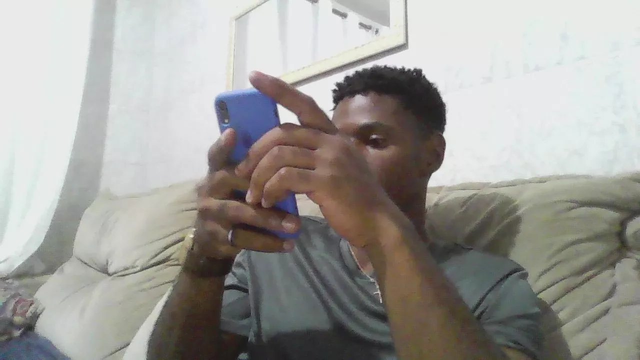 Offline Theus4561 on Cam4