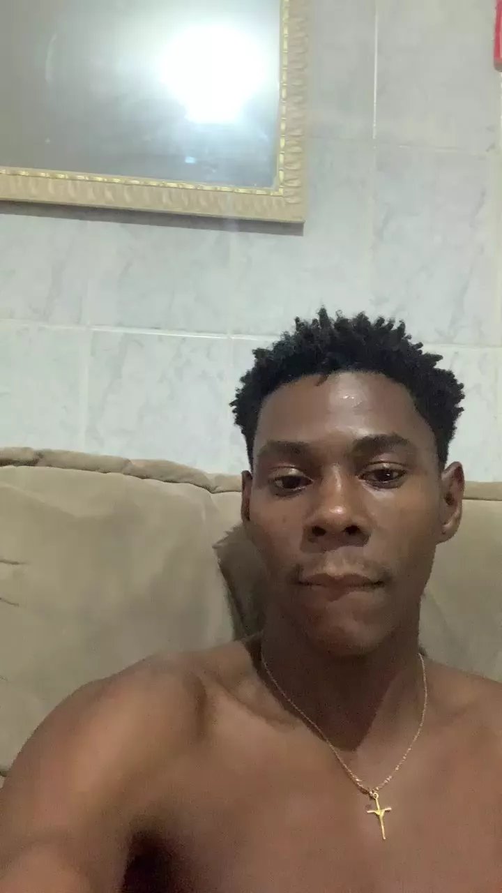 Offline Theus4561 on Cam4