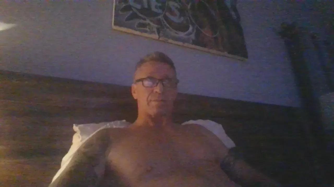 tipytopmufintop on Cam4 