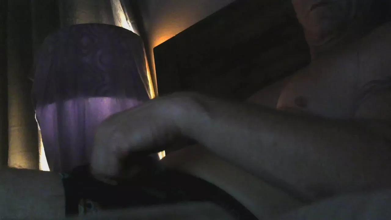 tipytopmufintop on Cam4 