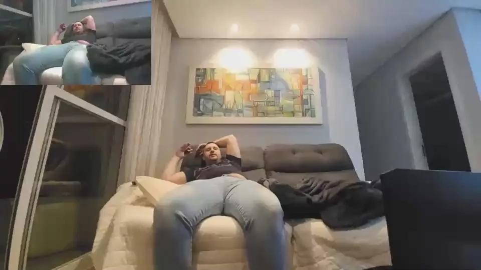 tropical_guy92 on Cam4 