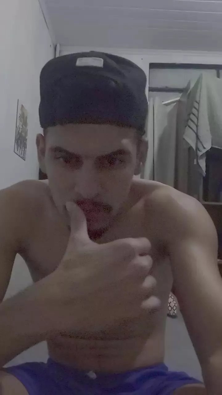 Offline Vict0rhott on Cam4