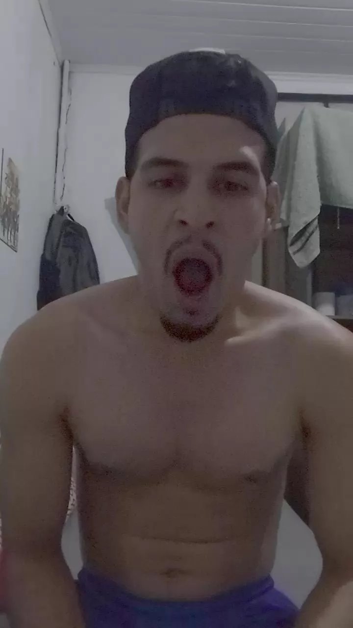 Offline Vict0rhott on Cam4