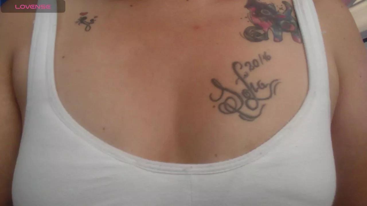 vitoria23_ on Cam4 