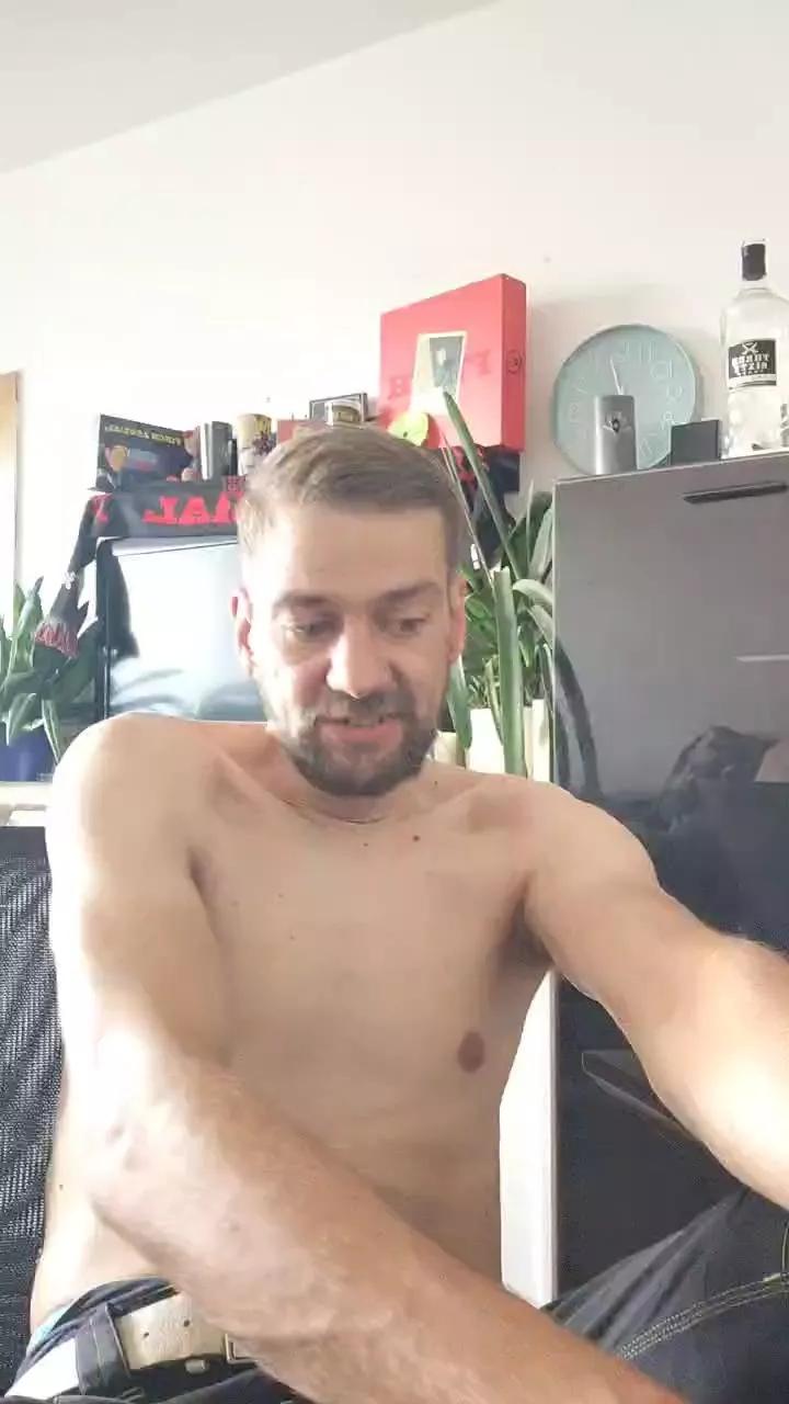 Widersacha on Cam4 