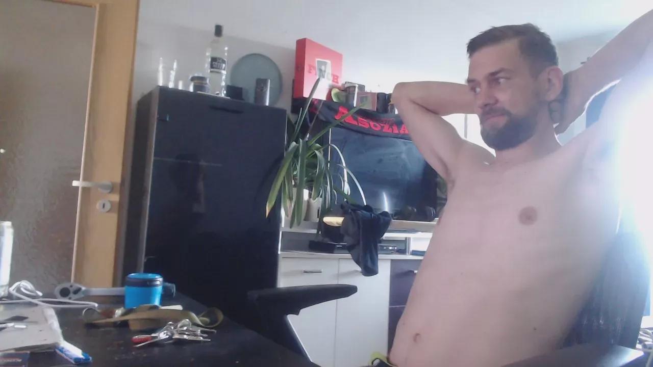 Widersacha on Cam4 