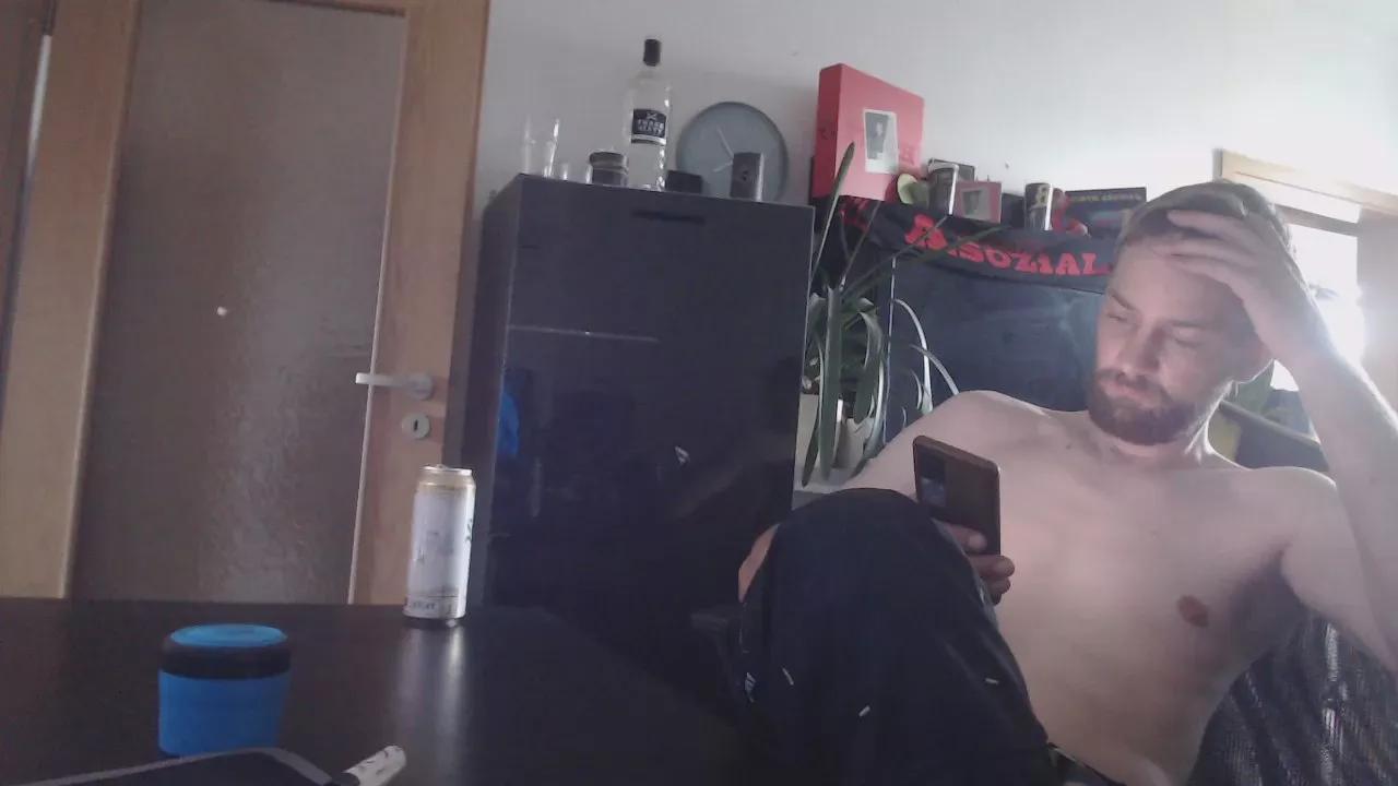 Widersacha on Cam4 