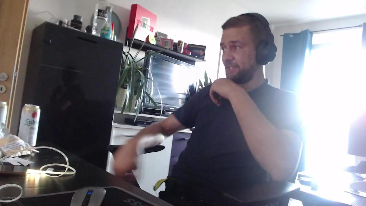 Widersacha on Cam4 
