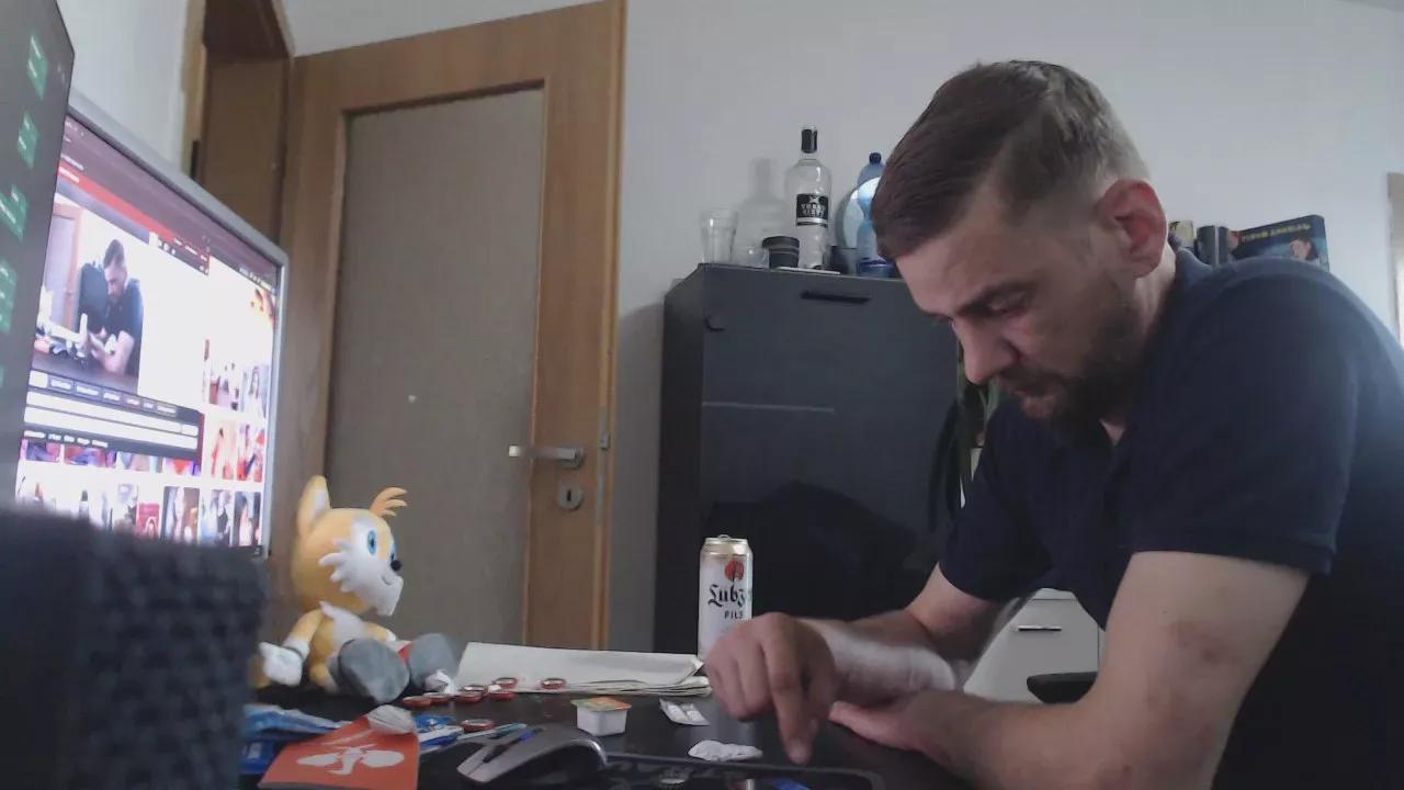 Widersacha on Cam4 
