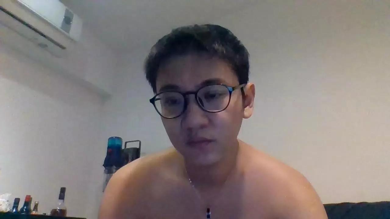 yoke on Cam4 