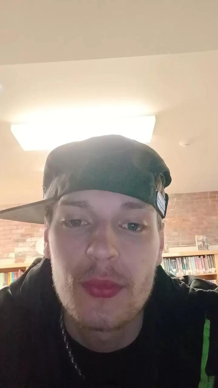 yourmine427 on Cam4 