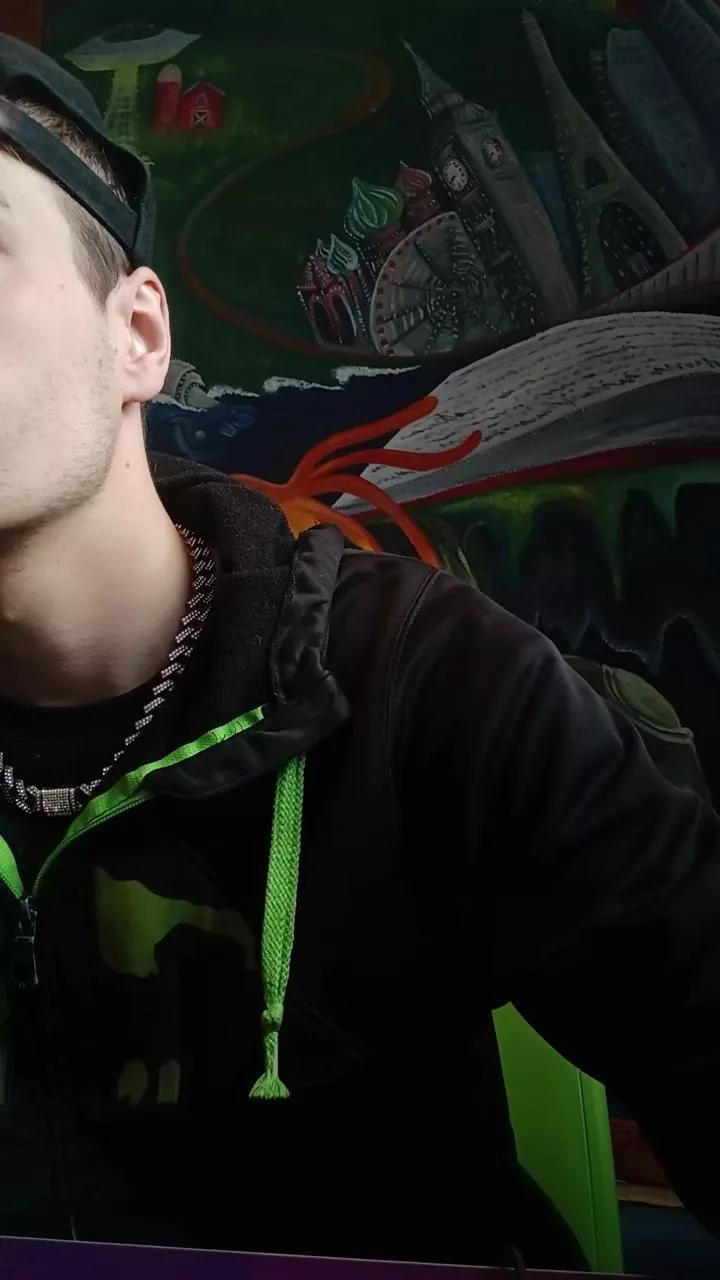 yourmine427 on Cam4 