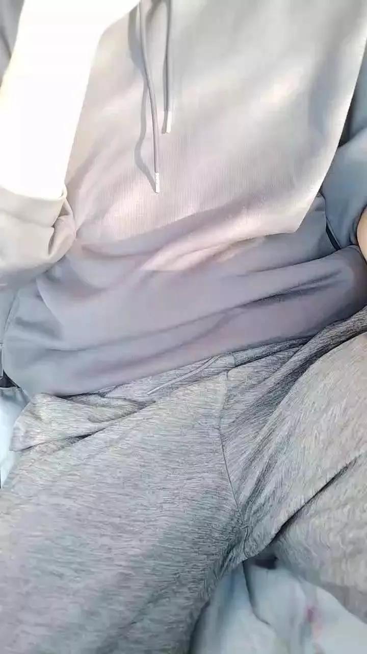 zachs4545 on Cam4 