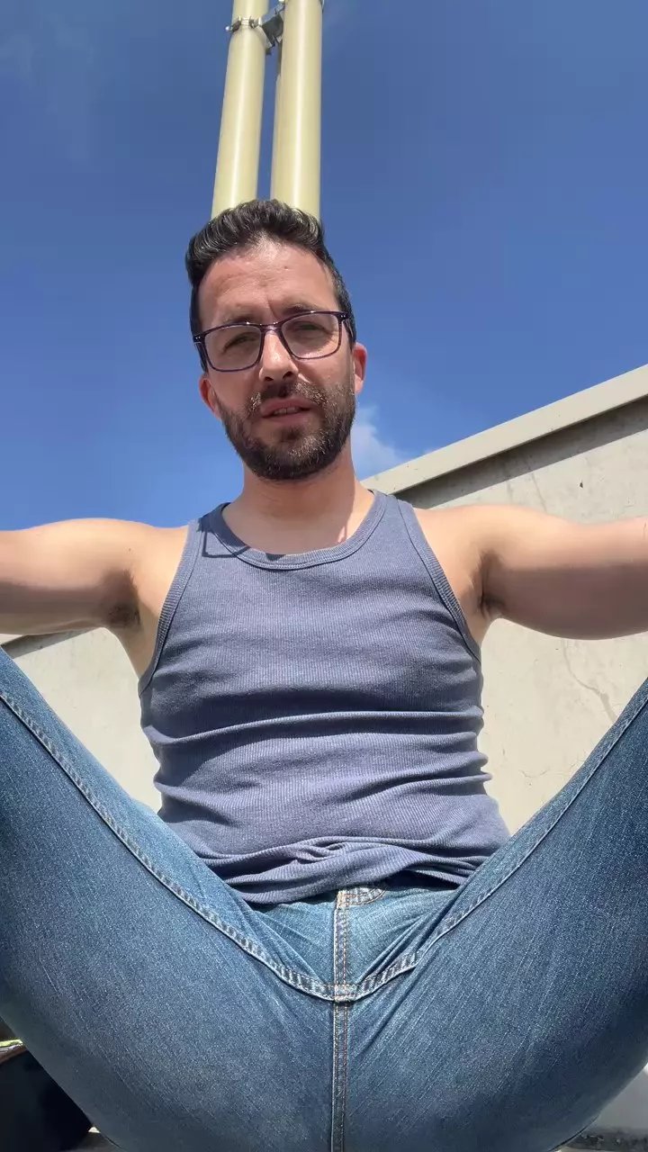 Offline zimbafree on Cam4