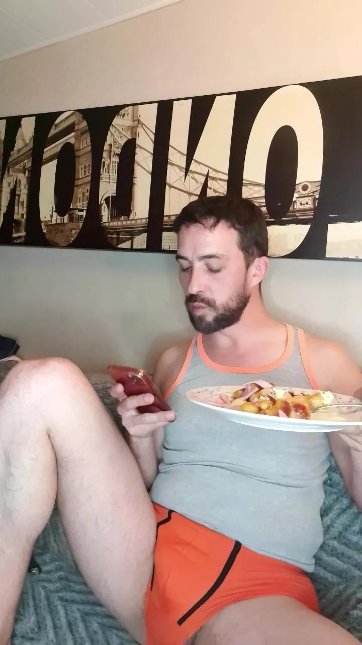 Offline zimbafree on Cam4