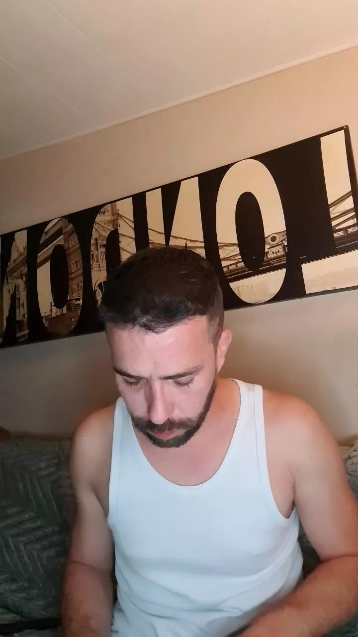 Offline zimbafree on Cam4